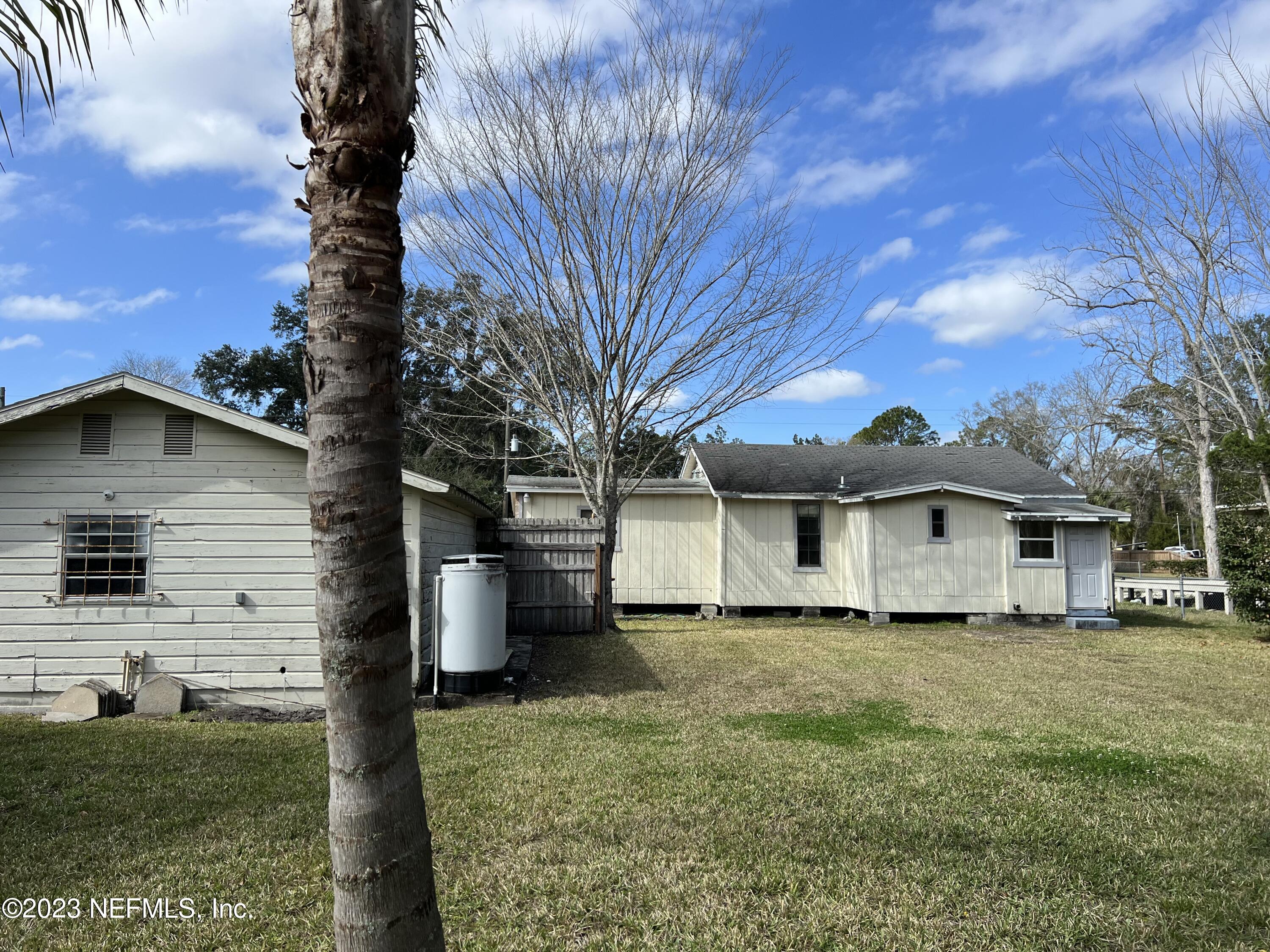 5933 Jammes Road Jacksonville, FL 32244 - Photo 14 of 15 Back of House