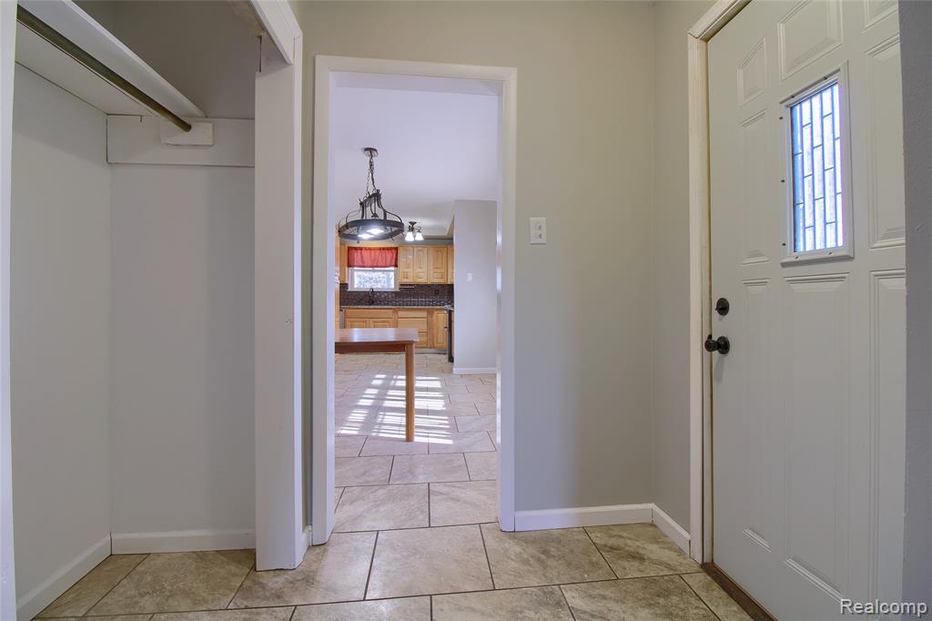 30620 Pennsylvania Road Romulus, MI 48174 - Photo 5 of 48