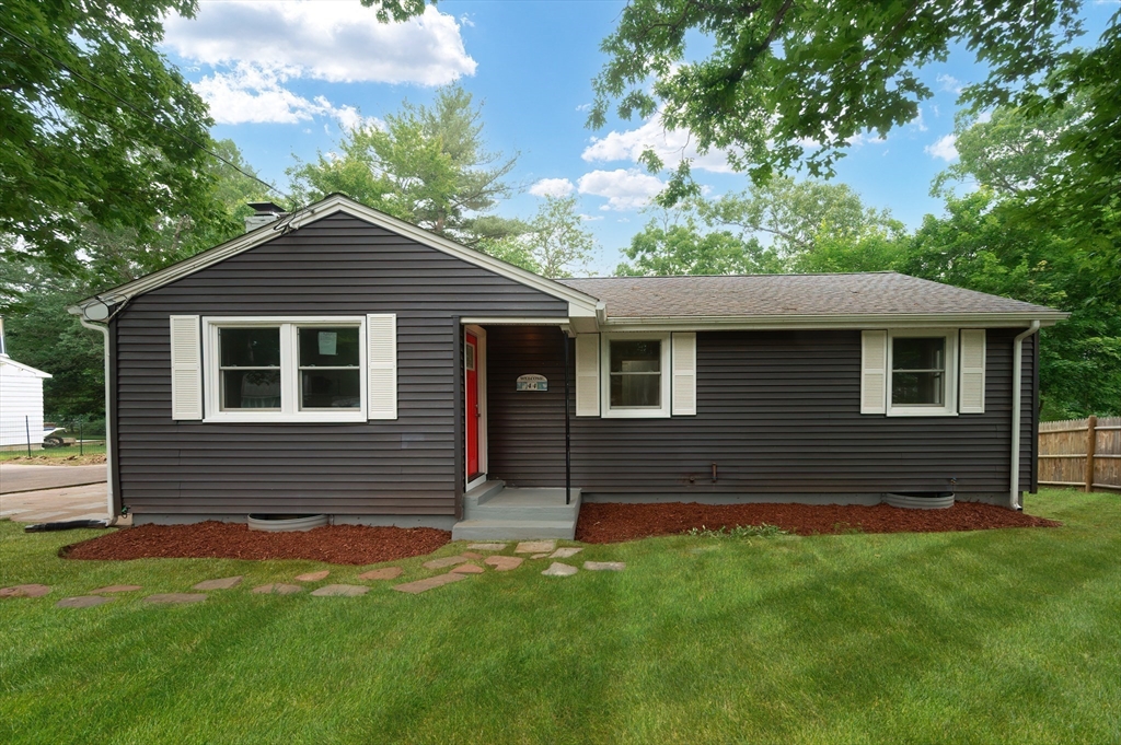 44 Sunset Drive Northborough, MA 01532 - Photo 3 of 35