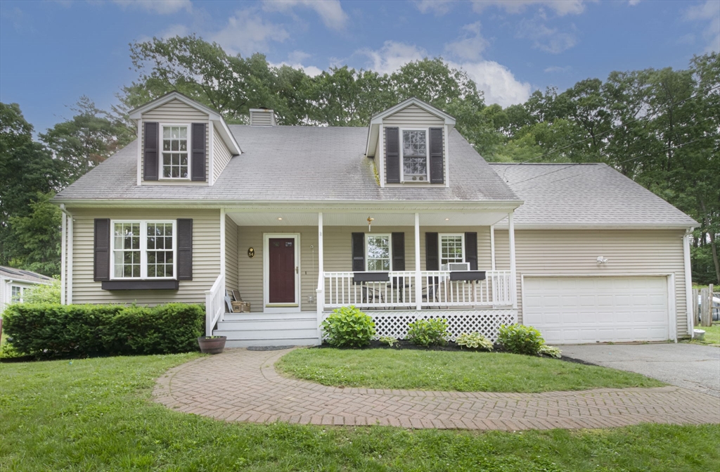 54 Clarke Road Sturbridge, MA 01518 - Photo 1 of 41