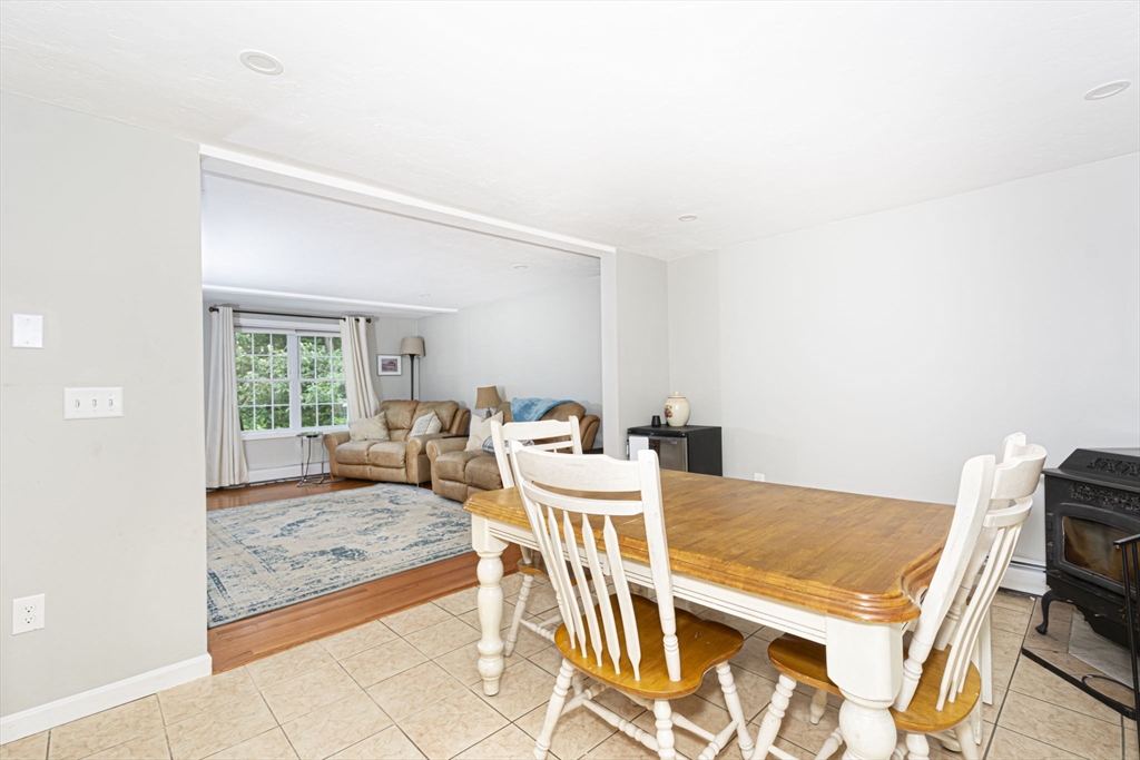 54 Clarke Road Sturbridge, MA 01518 - Photo 16 of 41