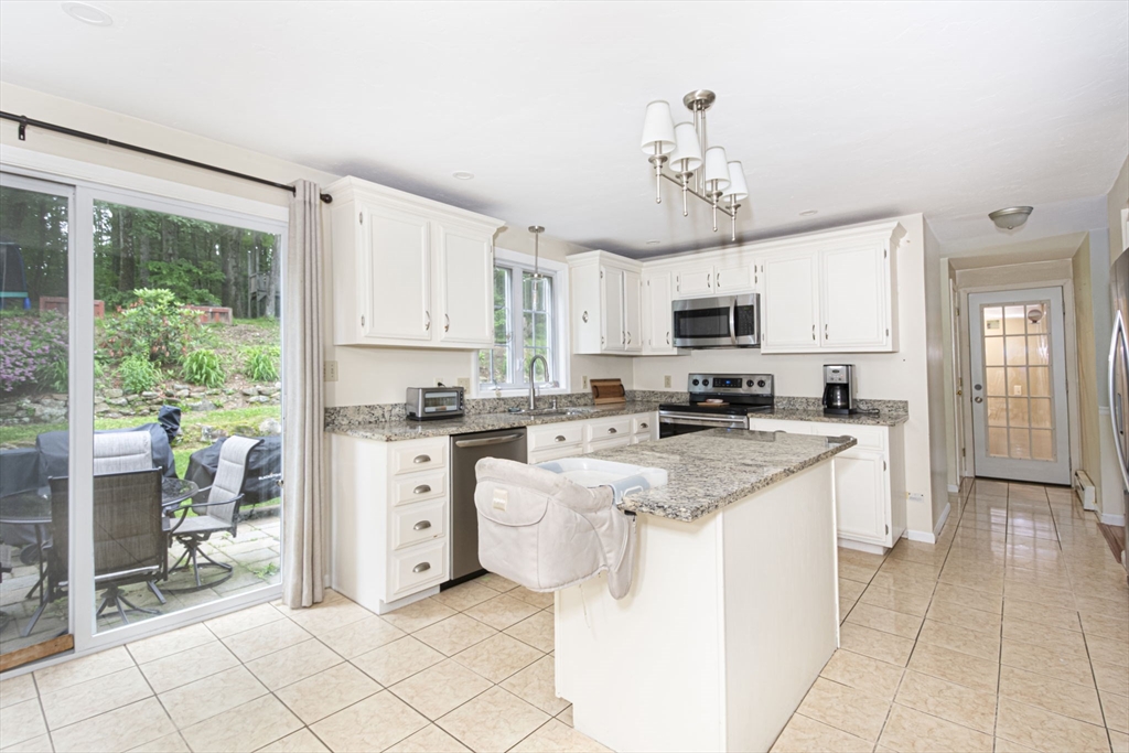54 Clarke Road Sturbridge, MA 01518 - Photo 17 of 41
