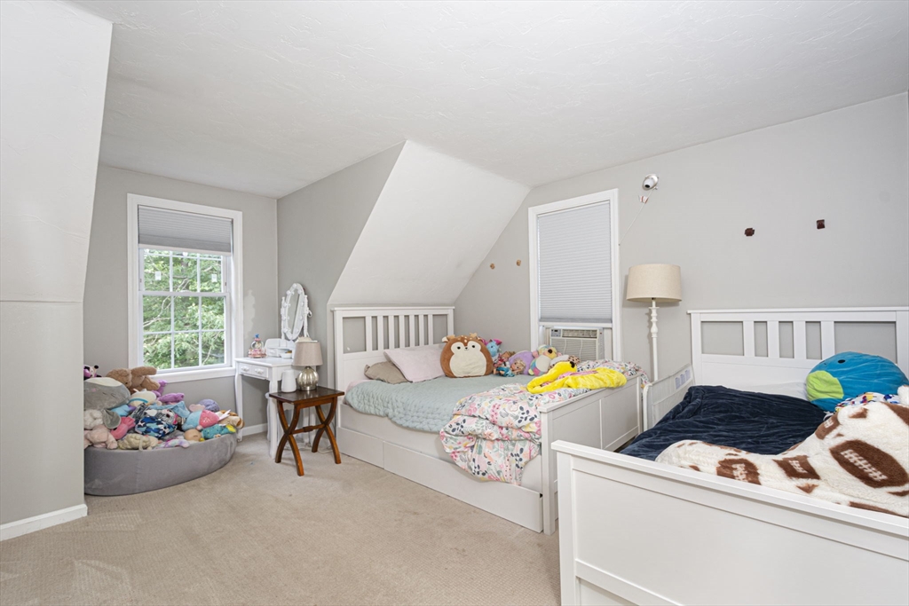 54 Clarke Road Sturbridge, MA 01518 - Photo 31 of 41