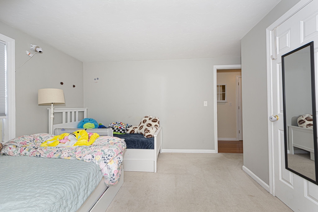 54 Clarke Road Sturbridge, MA 01518 - Photo 32 of 41