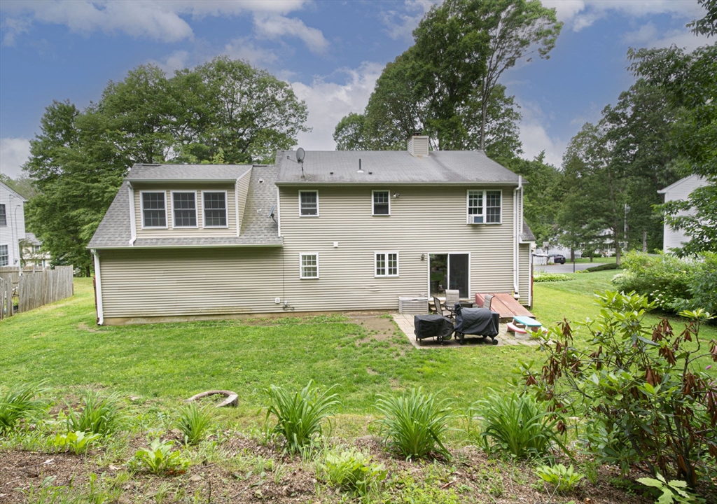54 Clarke Road Sturbridge, MA 01518 - Photo 7 of 41