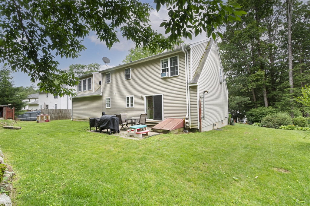 54 Clarke Road Sturbridge, MA 01518 - Photo 8 of 41