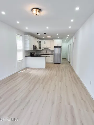 $1,950 | 445 5th Avenue, Troy, NY 12182