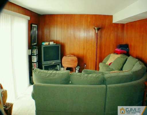 19 Owens Road Old Bridge, NJ 08857 - Photo 4 of 8 Gallery Image 4