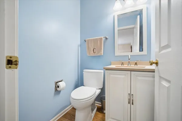 $274,900 | 1099 Quaker Hill Court, Unit 1099, Elgin, IL 60120