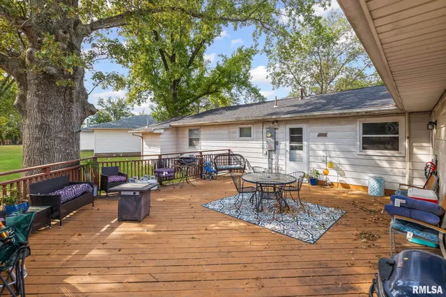 $190,000 | 17 Crestwood Lane, Centralia, IL 62801