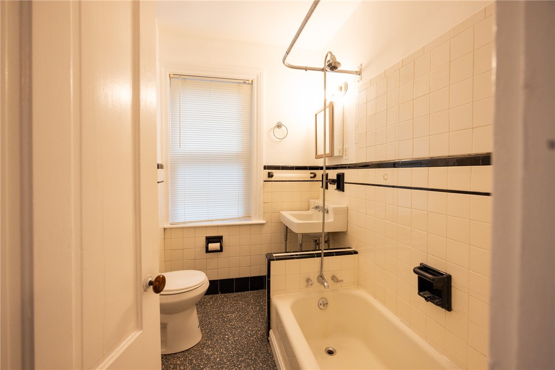 67 Rochambeau Avenue Providence, RI 02906 - Photo 27 of 34