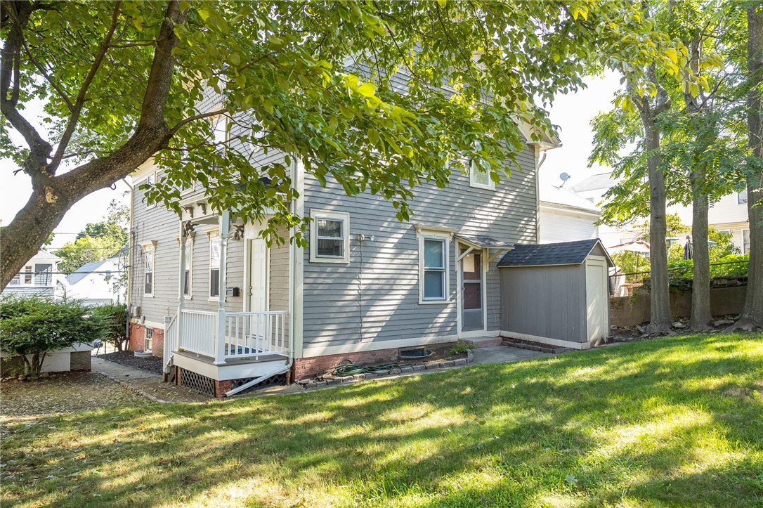 67 Rochambeau Avenue Providence, RI 02906 - Photo 3 of 34
