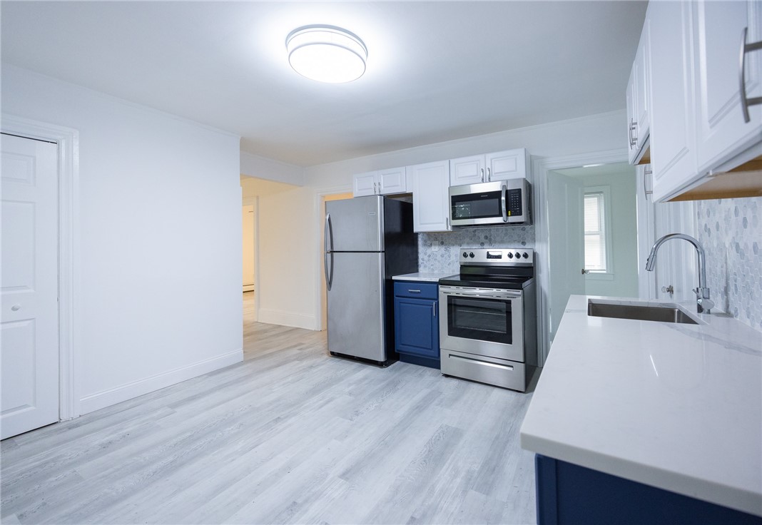 67 Rochambeau Avenue Providence, RI 02906 - Photo 4 of 34