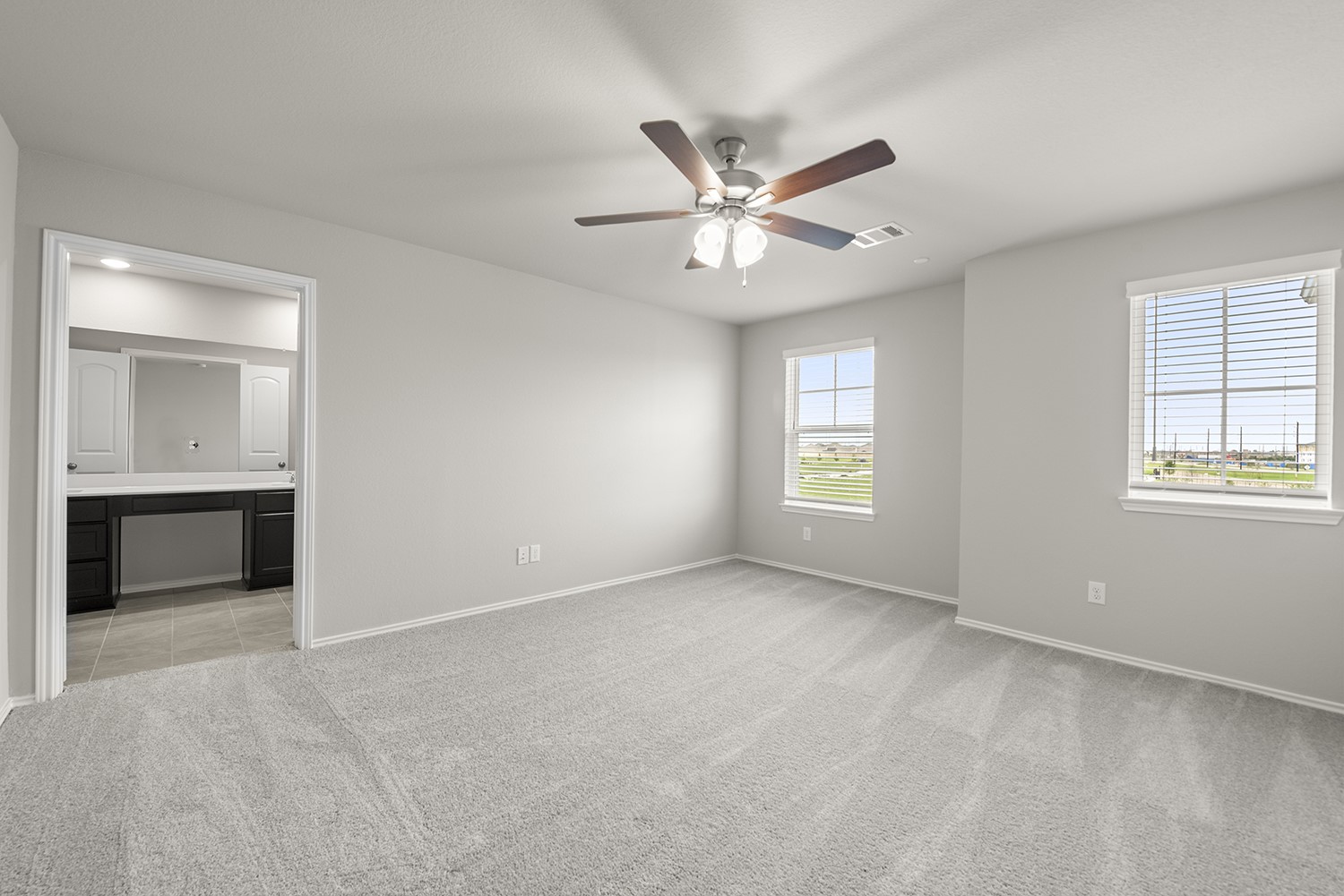 2782 Mariposa Crk Drive Rosharon, TX 77583 - Photo 13 of 25 a view of an empty room with a window