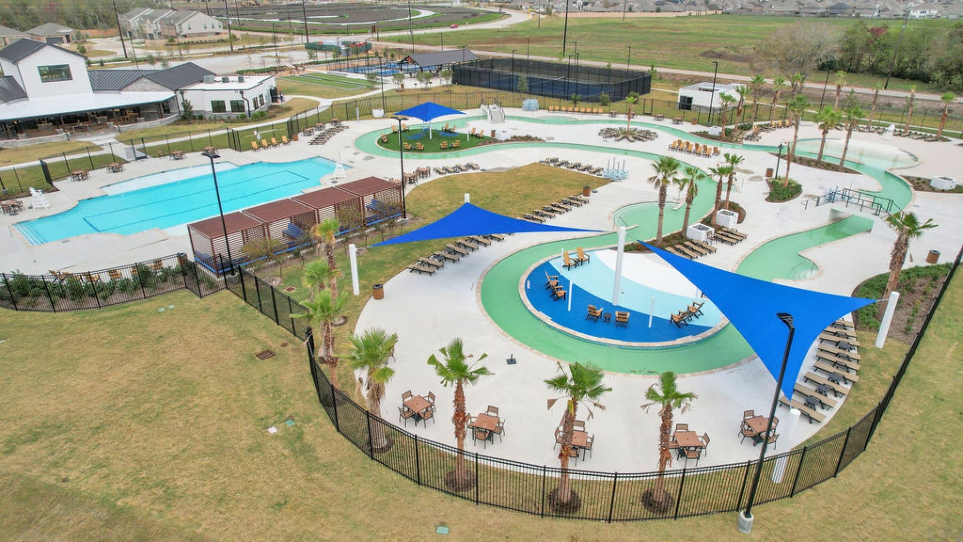 2782 Mariposa Crk Drive Rosharon, TX 77583 - Photo 24 of 25 a view of a swimming pool with a yard