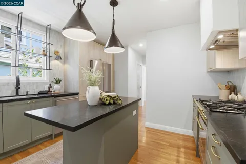 $899,000 | 1056 El Centro Avenue, Oakland, CA 94602