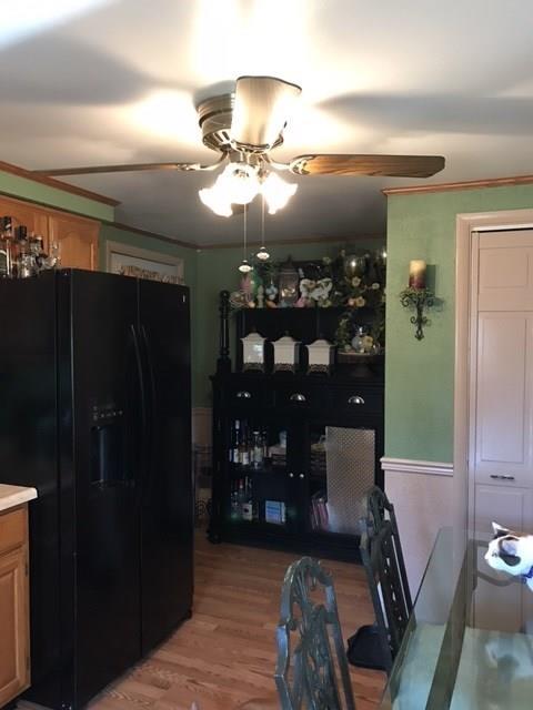 25 Winter Drive McKees Rocks, PA 15136 - Photo 5 of 15 Kitchen