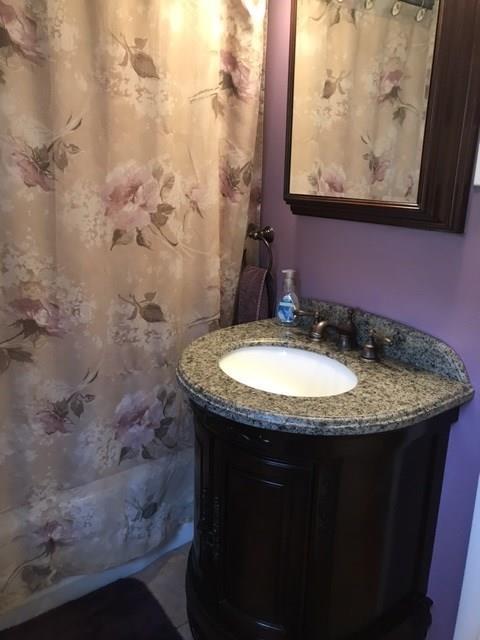 25 Winter Drive McKees Rocks, PA 15136 - Photo 10 of 15 Bathroom