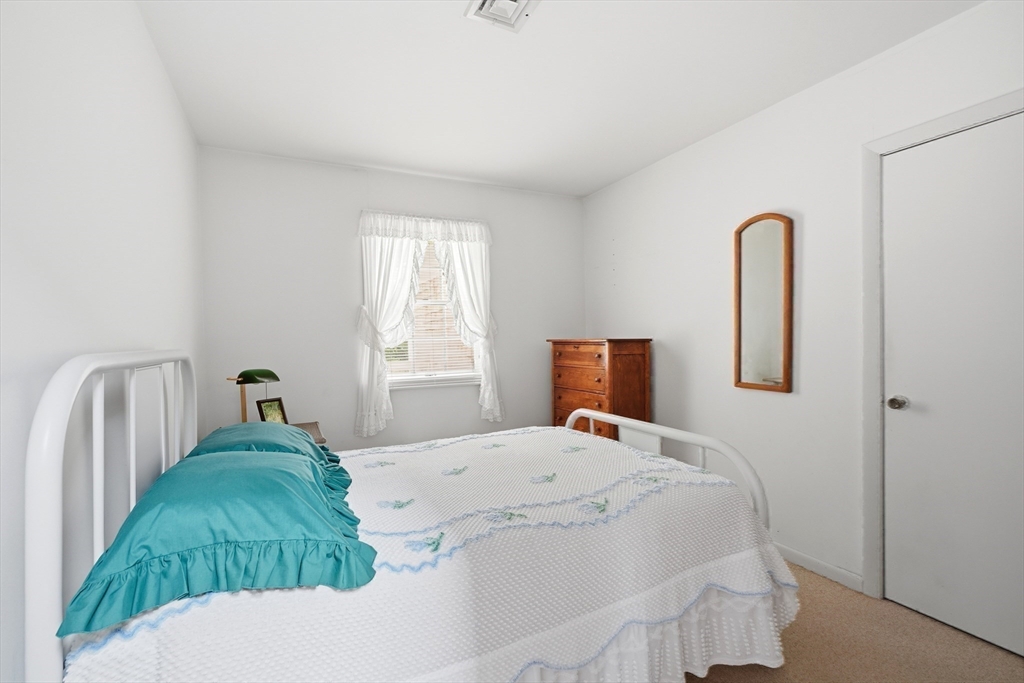 40 Cape Cod Lane Barnstable, MA 02630 - Photo 19 of 31 Gallery Image 19