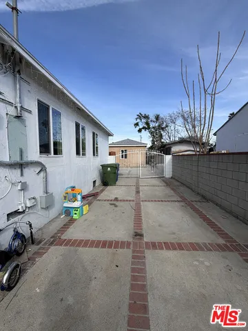 $1,499,000 | 11020 Herrick Avenue, Pacoima, CA 91331