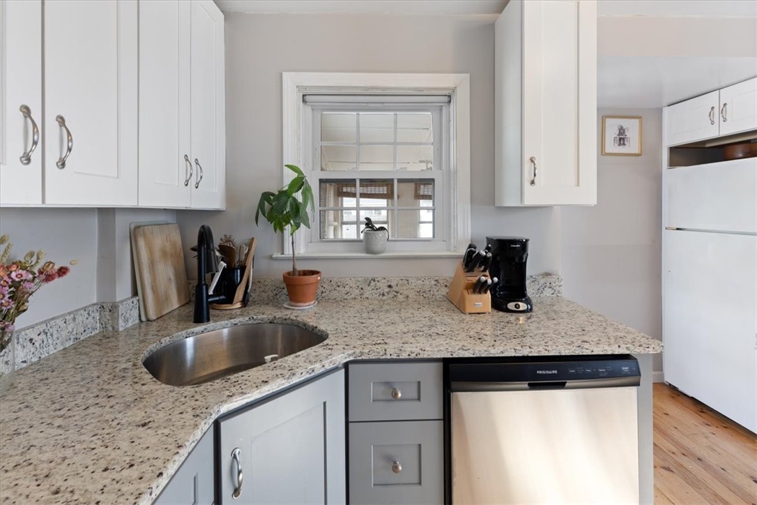 12 Barber Avenue Warwick, RI 02886 - Photo 12 of 22