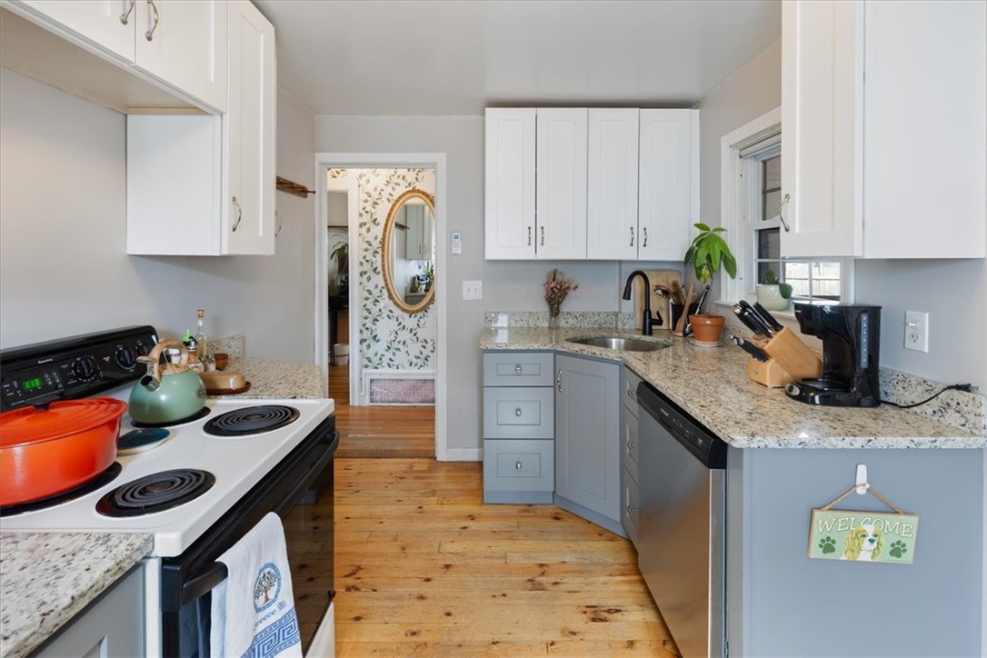 12 Barber Avenue Warwick, RI 02886 - Photo 13 of 22