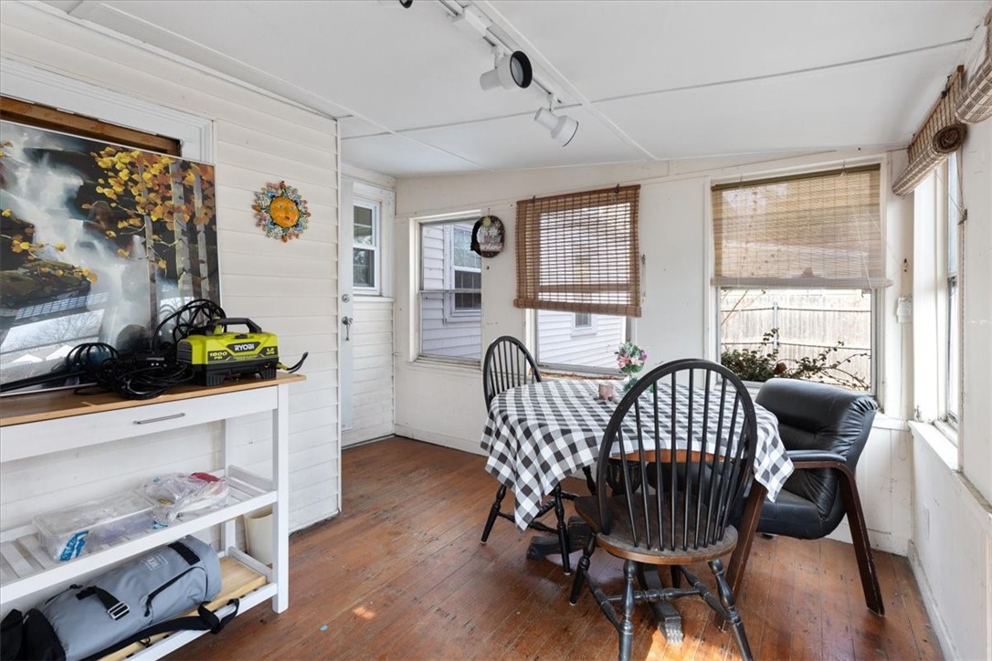 12 Barber Avenue Warwick, RI 02886 - Photo 16 of 22