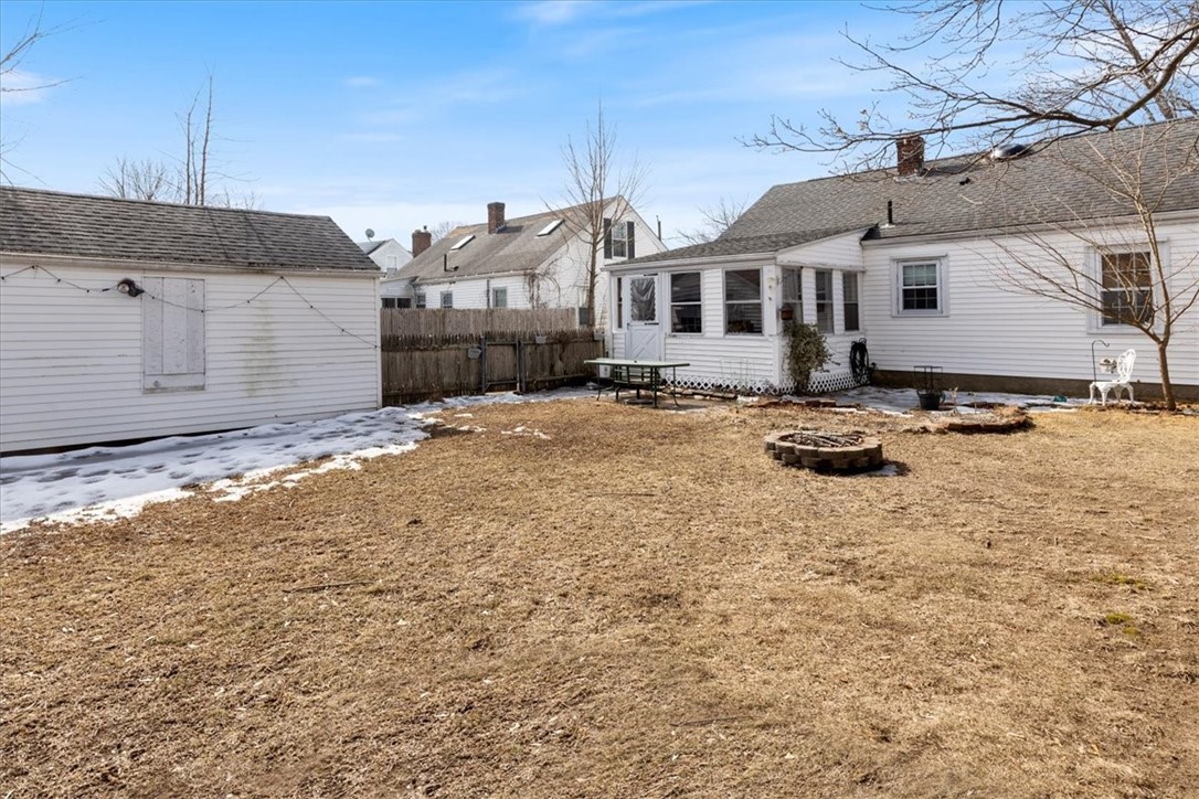 12 Barber Avenue Warwick, RI 02886 - Photo 5 of 22