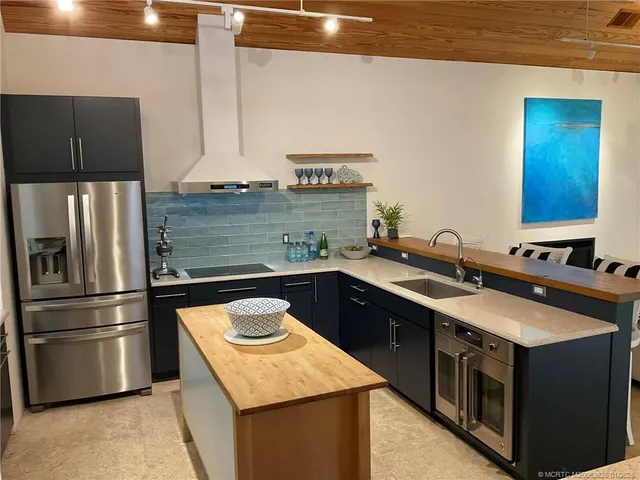 $2,050,000 | 224 Southeast Wells Drive, Stuart, FL 34996