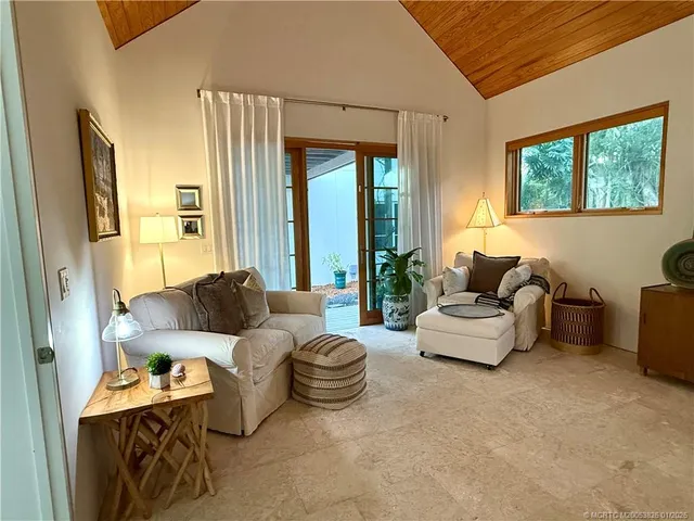 $2,050,000 | 224 Southeast Wells Drive, Stuart, FL 34996