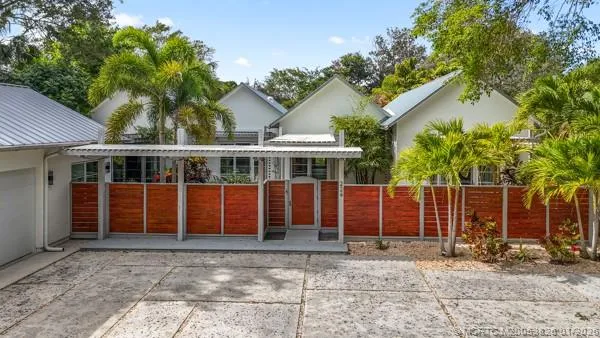 $2,050,000 | 224 Southeast Wells Drive, Stuart, FL 34996