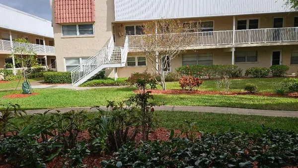 $89,900 | 10035 63rd Avenue North, Unit 6, St. Petersburg, FL 33708