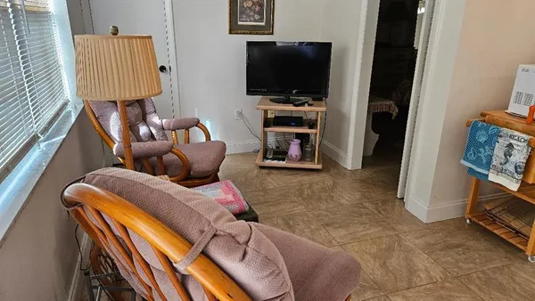 $89,900 | 10035 63rd Avenue North, Unit 6, St. Petersburg, FL 33708