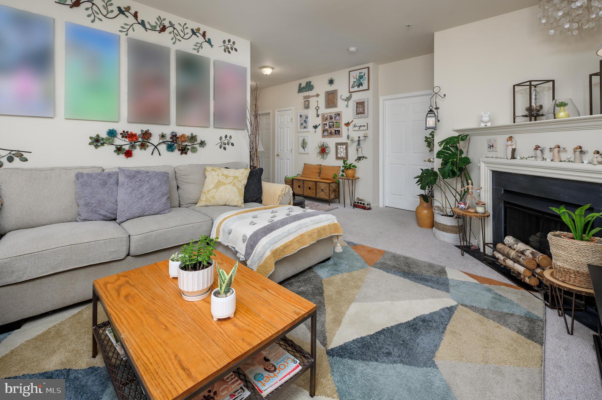 31 Kyle Way Ewing, NJ 08628 - Photo 5 of 25 Large Living Room and Tall Ceilings!