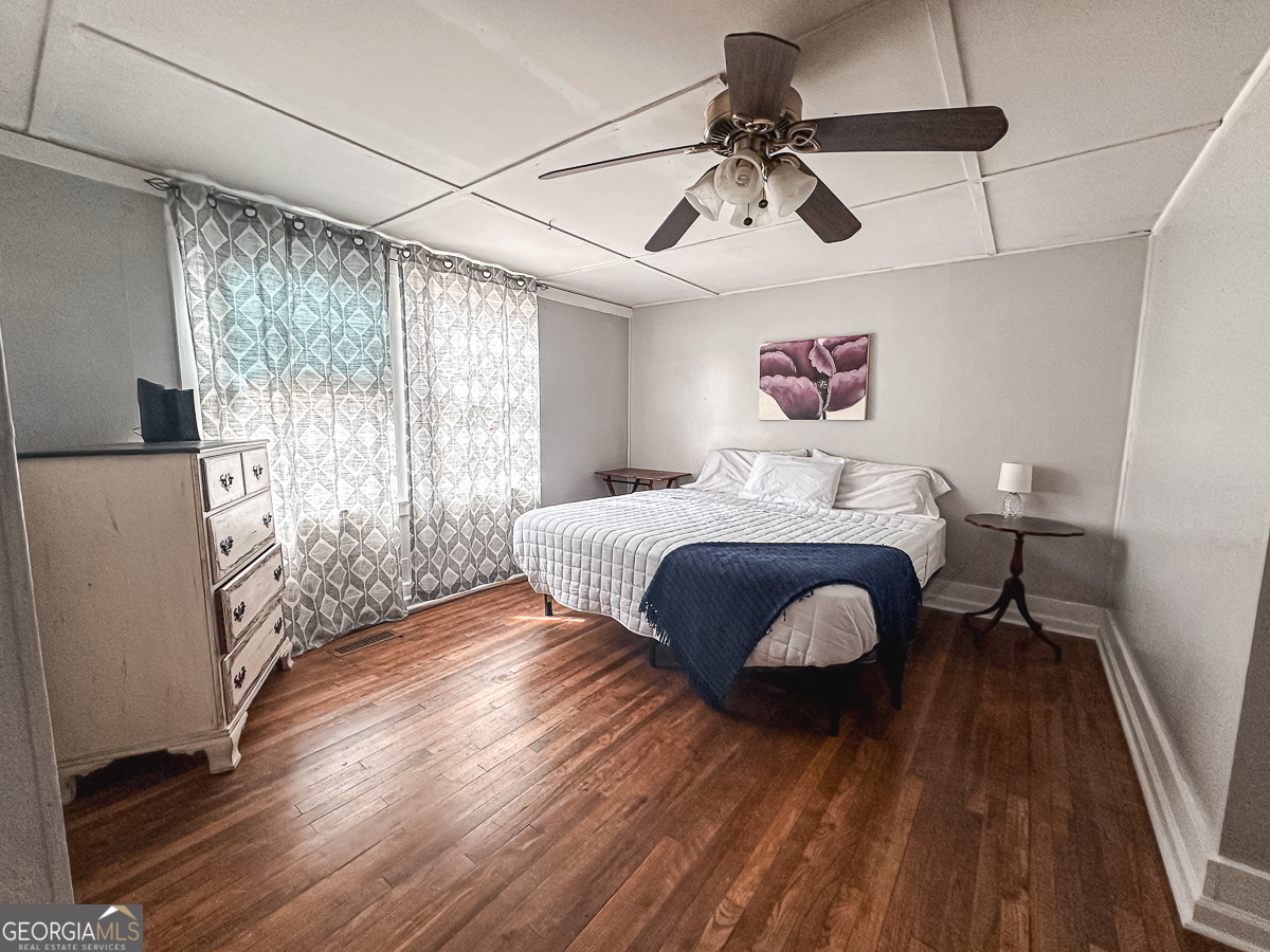 3305 Cherokee Avenue Columbus, GA 31906 - Photo 20 of 49 a bedroom with a bed and a window