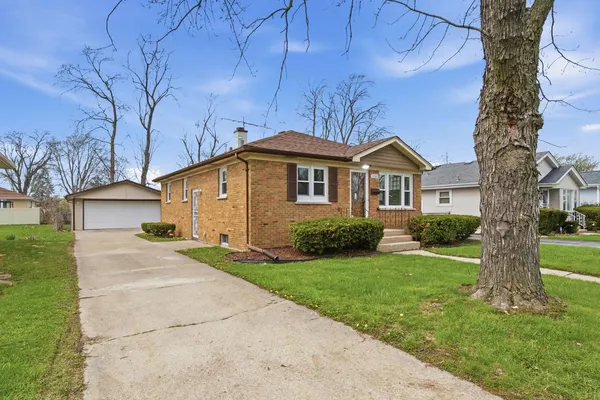 $298,000 | 16360 Evans Avenue, South Holland, IL 60473