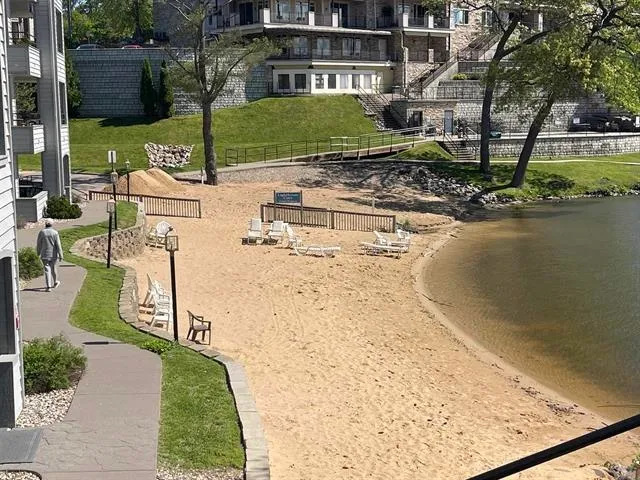 $280,000 | 530 East Hiawatha Drive, Unit 318, Wisconsin Dells, WI 53965