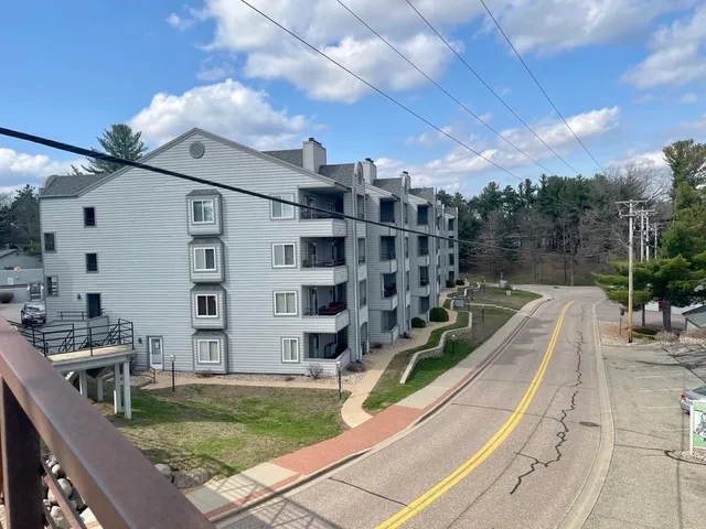 $280,000 | 530 East Hiawatha Drive, Unit 318, Wisconsin Dells, WI 53965