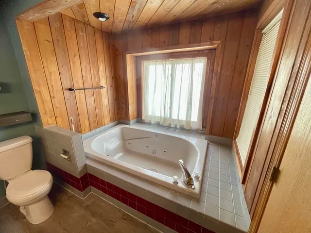 $280,000 | 530 East Hiawatha Drive, Unit 318, Wisconsin Dells, WI 53965