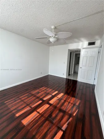 $135,500 | 9330 Lagoon Place, Unit 201, Davie, FL 33324