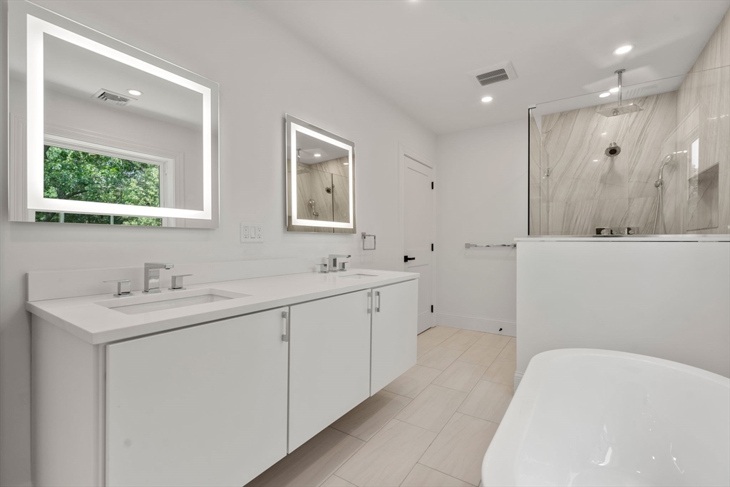 19 Brooks Road Gloucester, MA 01930 - Photo 23 of 32