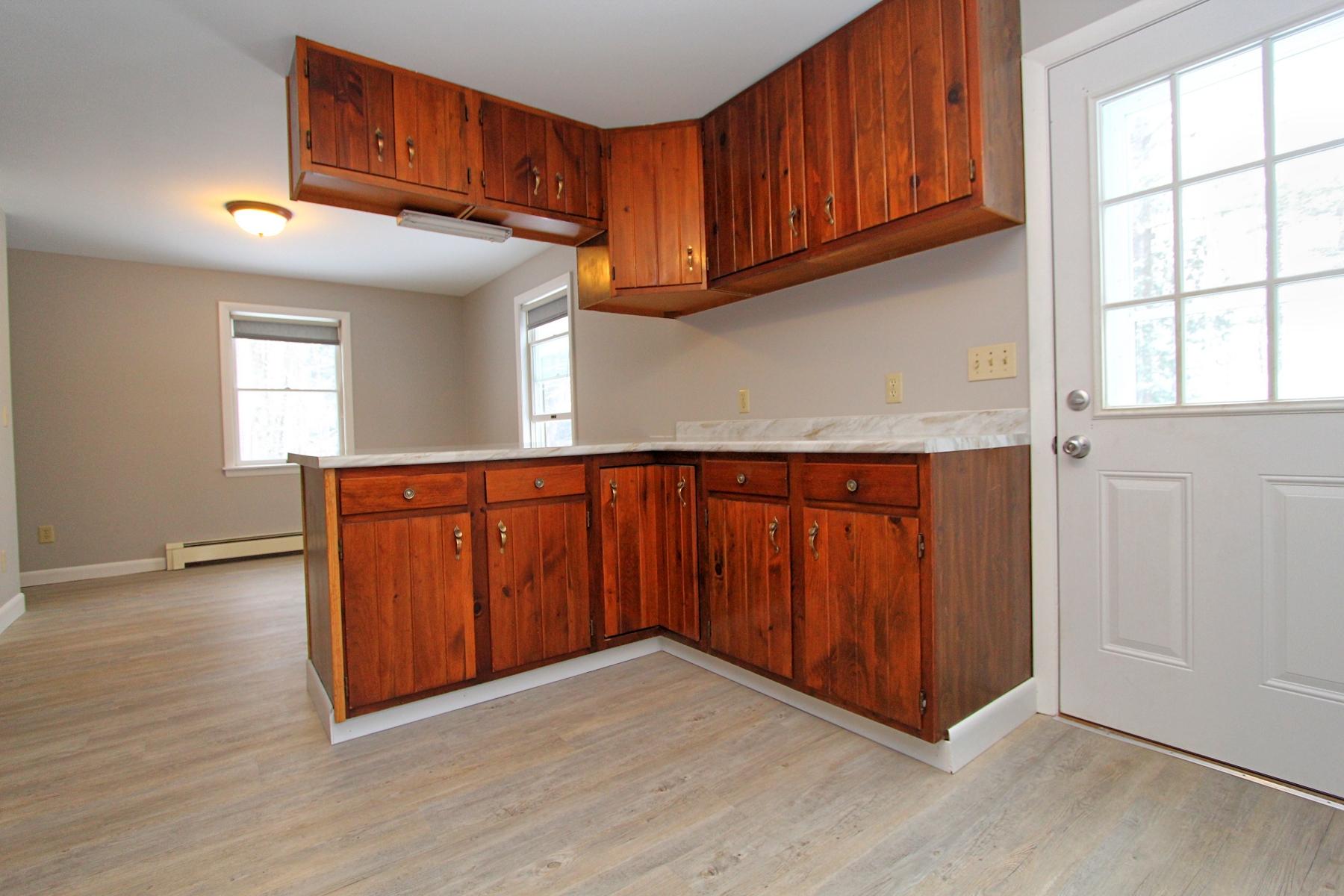 29 Augusta Road Topsham, ME 04086 - Photo 5 of 15 29-Augusta-Kitchen2
