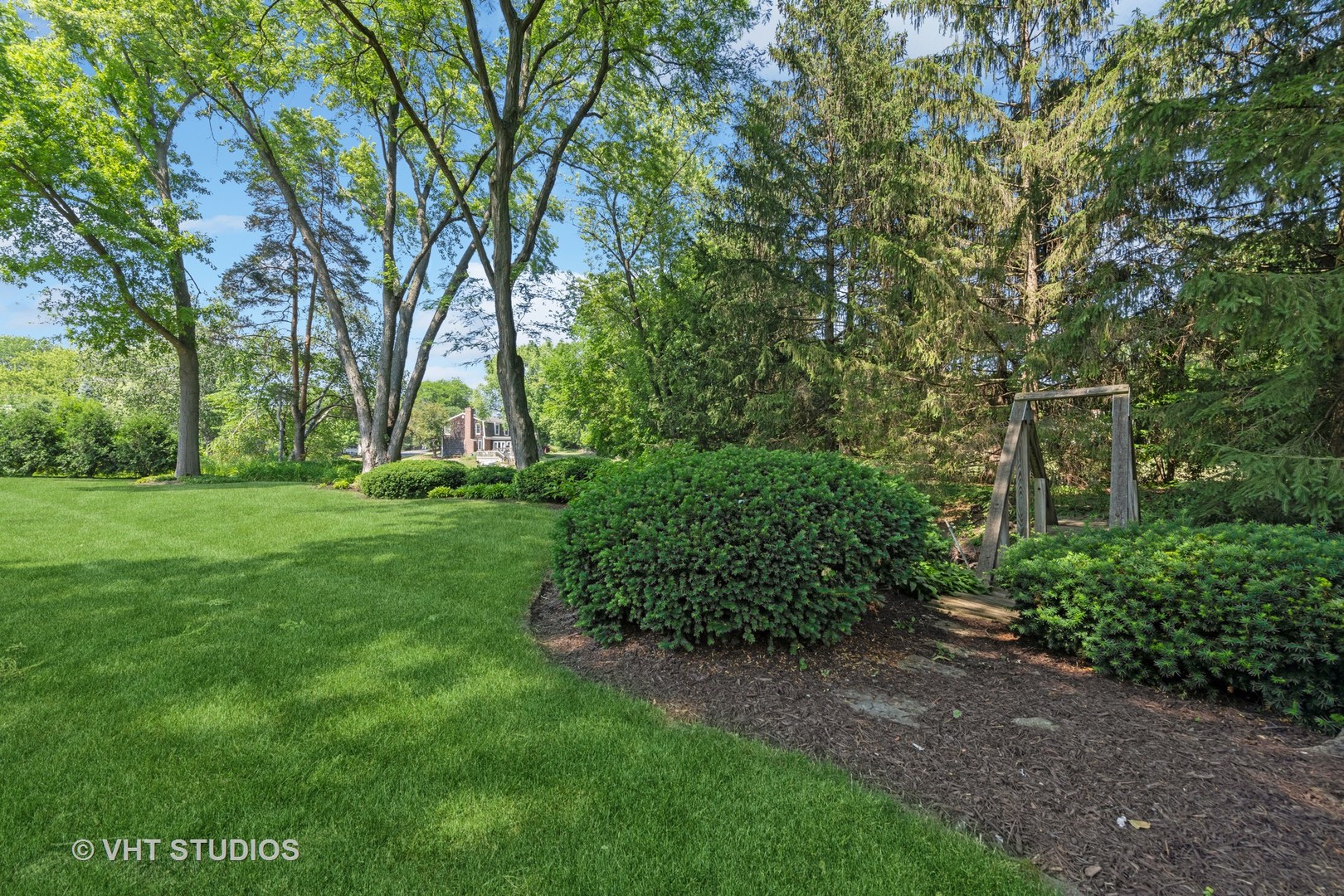 275 Old Mill Road Barrington, IL 60010 - Photo 38 of 45 a view of a garden with trees