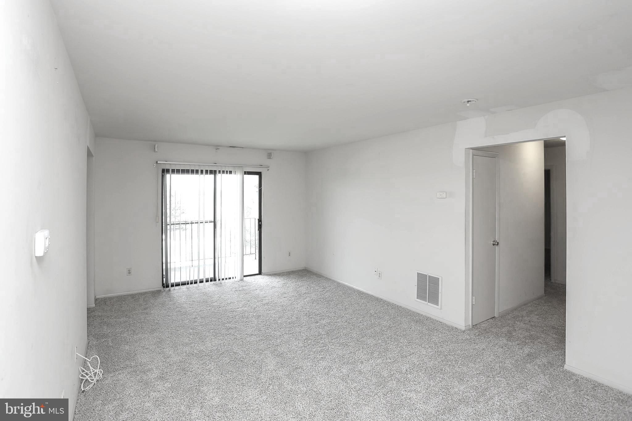 1000 Spring Gate Road, Unit 3C Catonsville, MD 21228 - Photo 8 of 17 Living Area