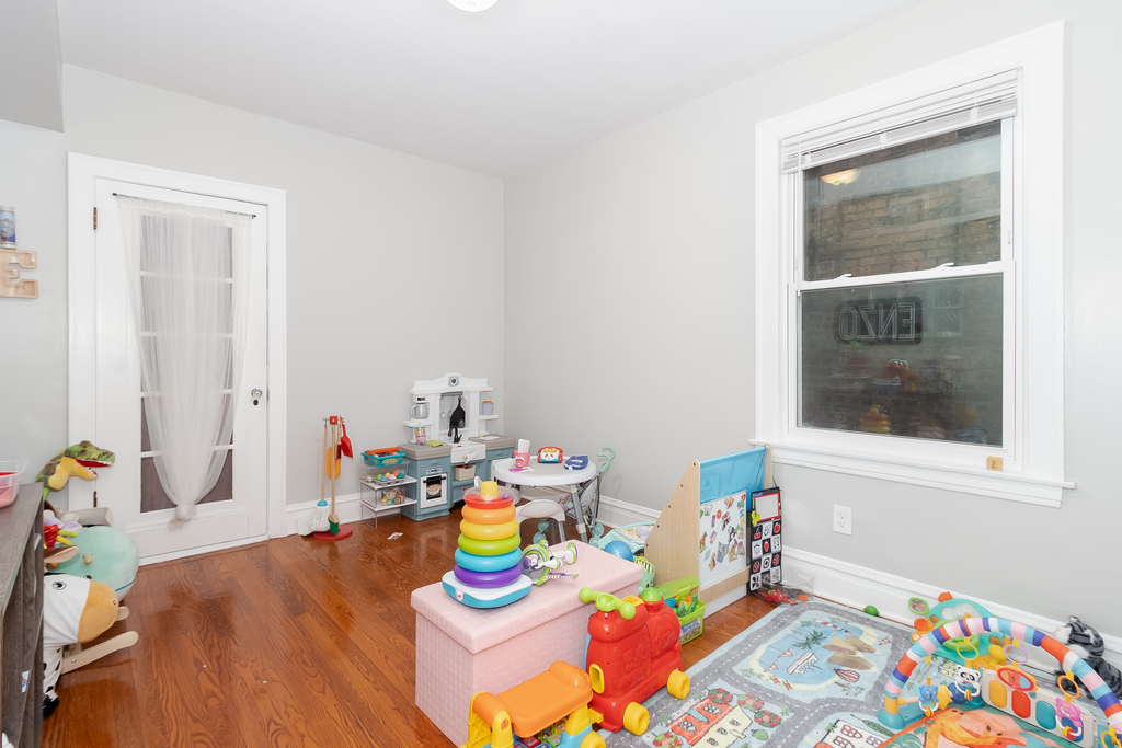 1234 Maple Avenue Berwyn, IL 60402 - Photo 21 of 25 a toys and a table in a kid room