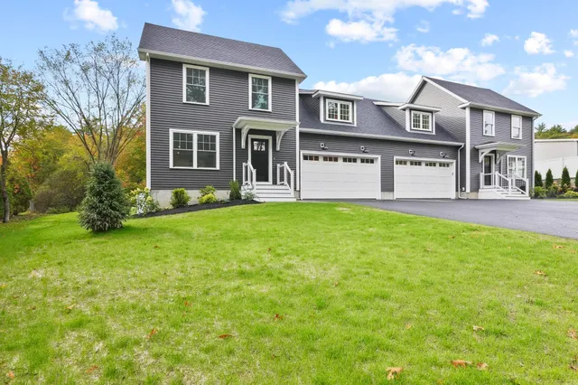 $689,900 | 84 Blacksnake Road, Unit B, Seabrook, NH 03874