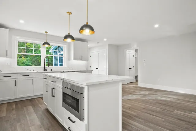 $689,900 | 84 Blacksnake Road, Unit B, Seabrook, NH 03874