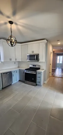 $1,400 | 7556 South Kenwood Avenue, Unit 2, Chicago, IL 60619