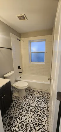 $1,400 | 7556 South Kenwood Avenue, Unit 2, Chicago, IL 60619