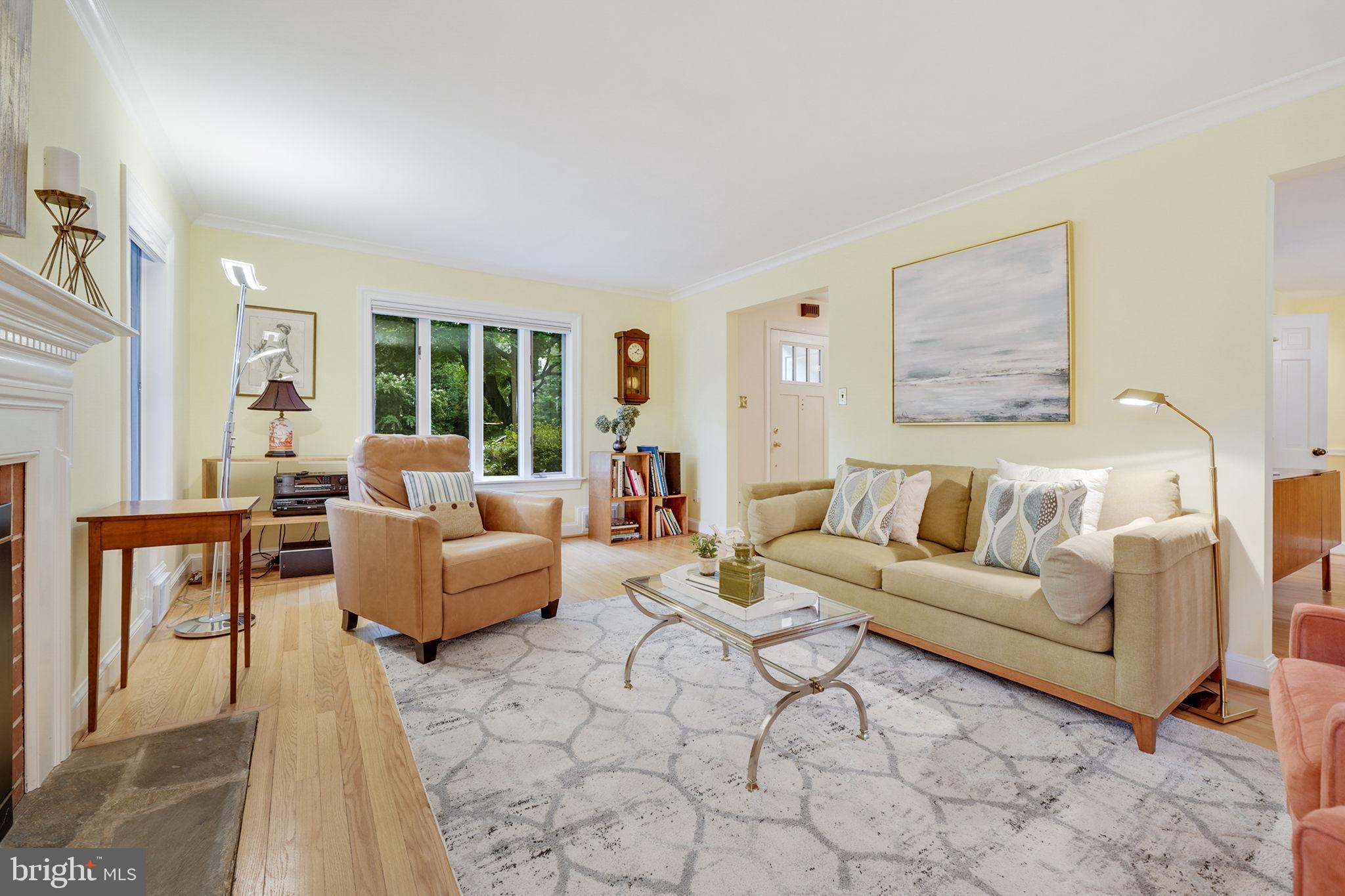 207 Buxton Road Falls Church, VA 22046 - Photo 7 of 42